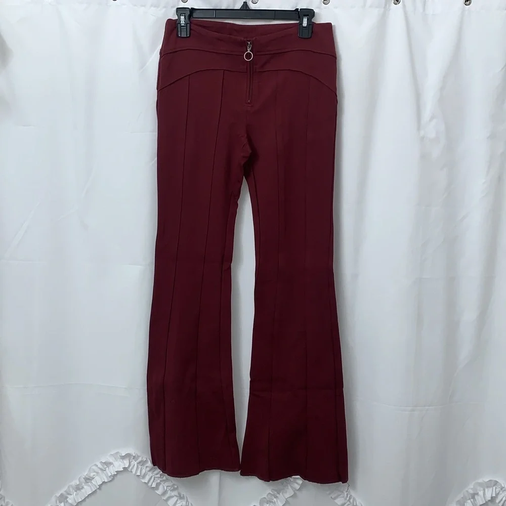 Women’s Free People Burgundy Flare Pants Size 2 EUC‎